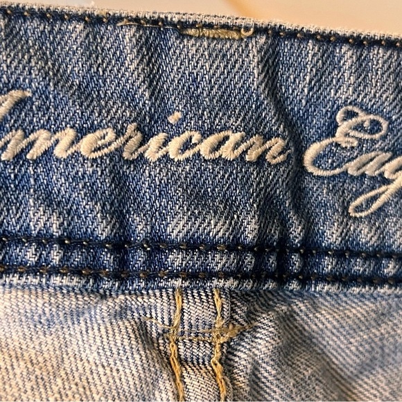 American Eagle Jeans Womens Size 10 Reg Slim Boot Distressed Light Wash Low Rise - Picture 8 of 10